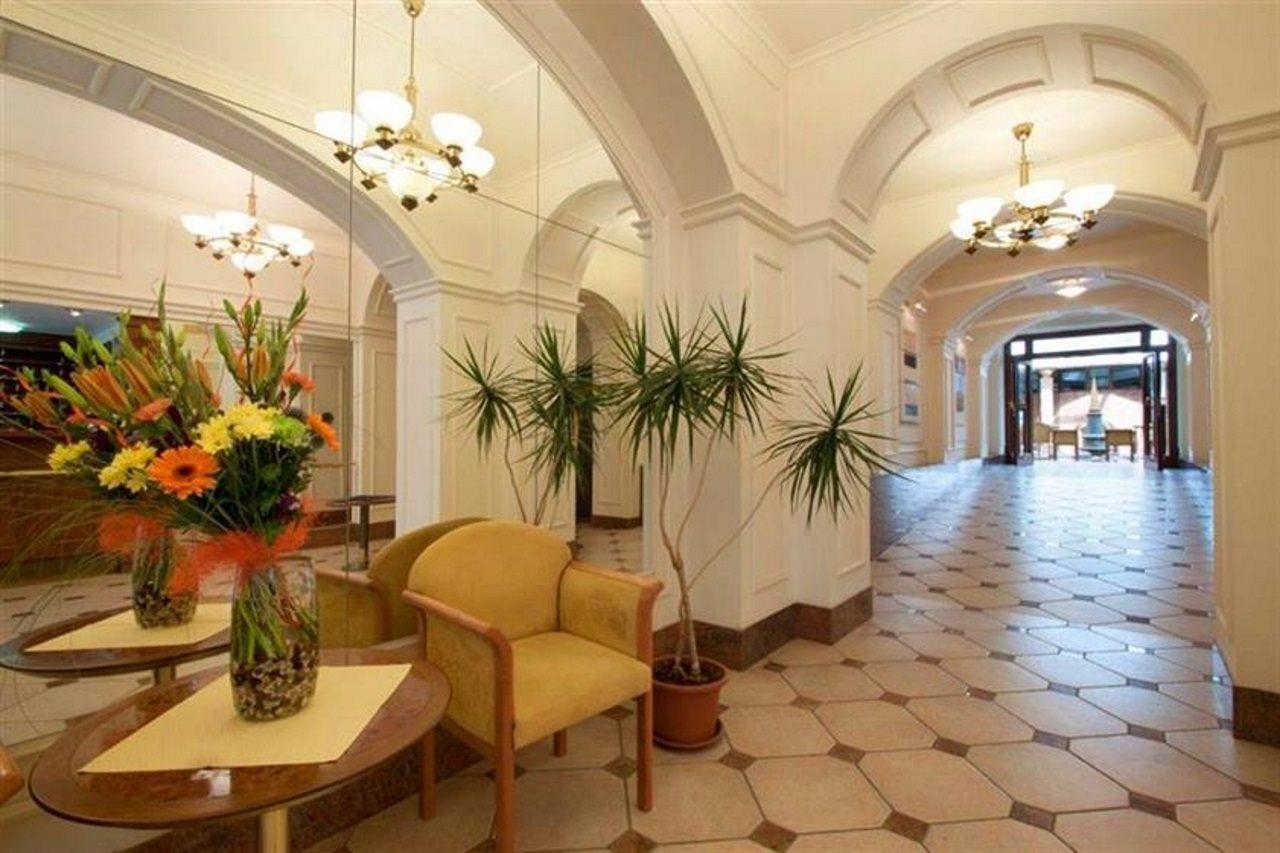 Galerie Royale Hotel Prága Kültér fotó