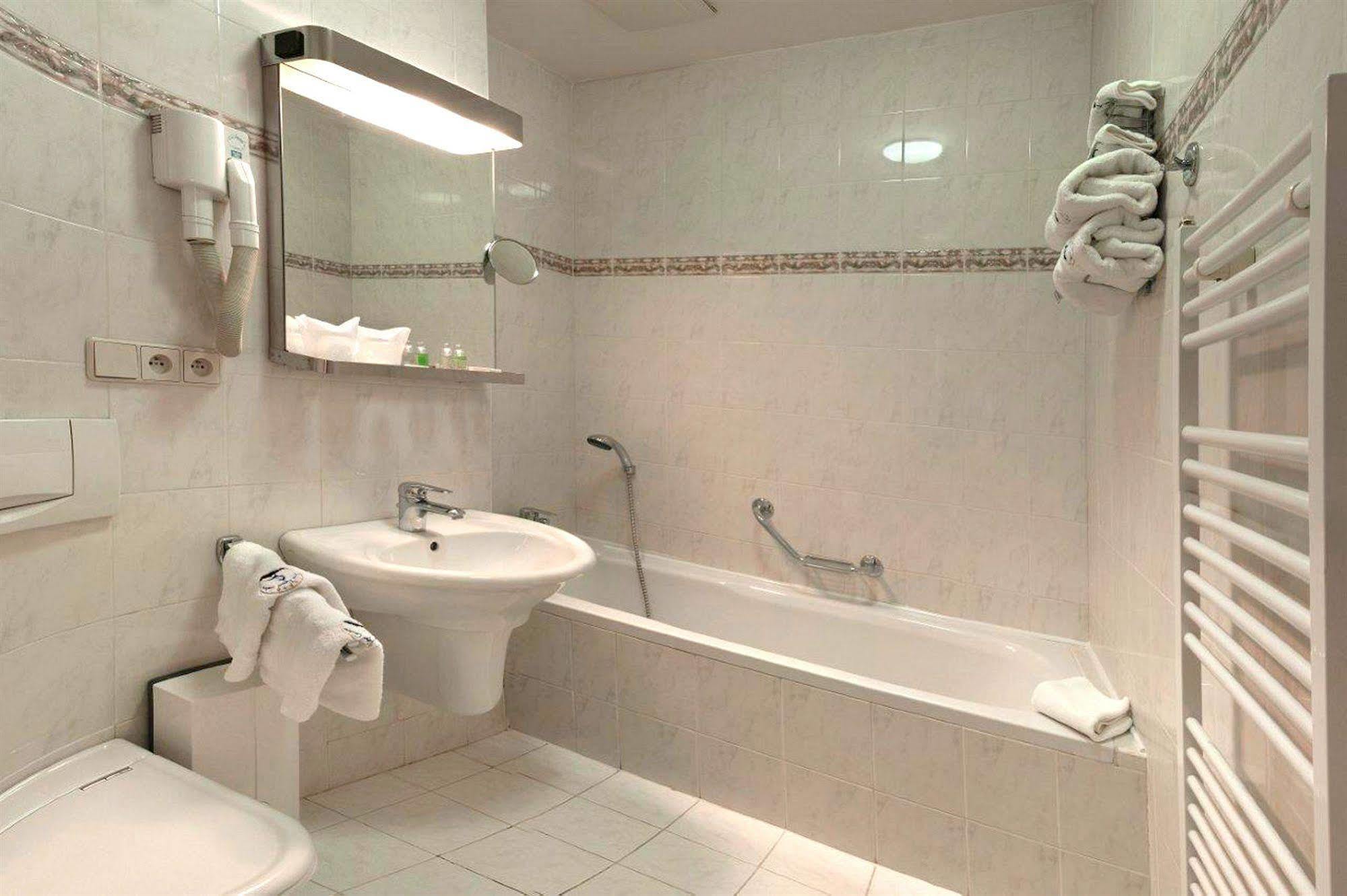 Galerie Royale Hotel Prága Kültér fotó
