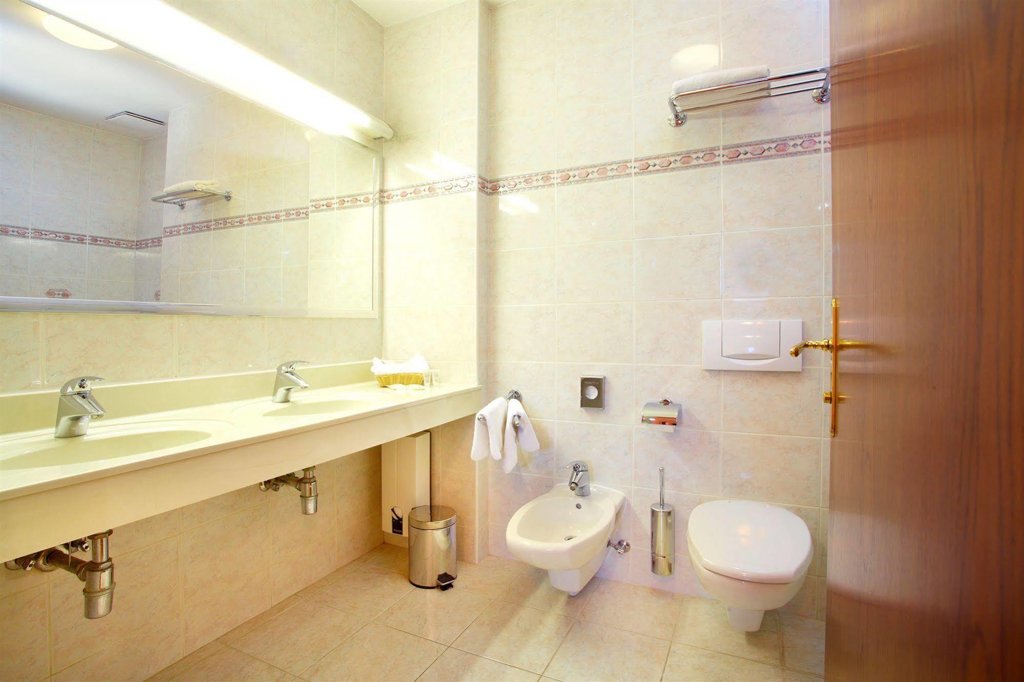 Galerie Royale Hotel Prága Kültér fotó