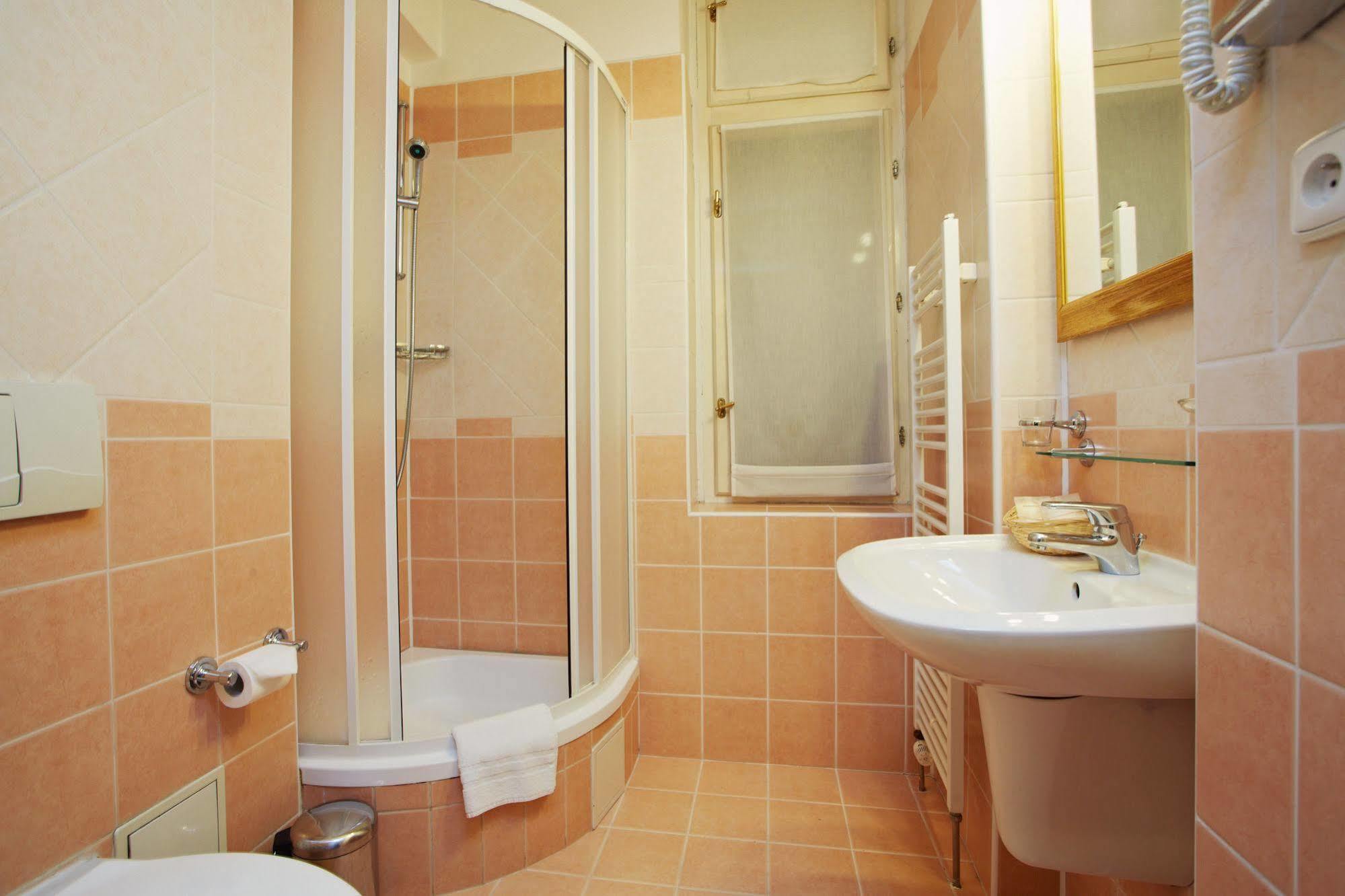 Galerie Royale Hotel Prága Kültér fotó