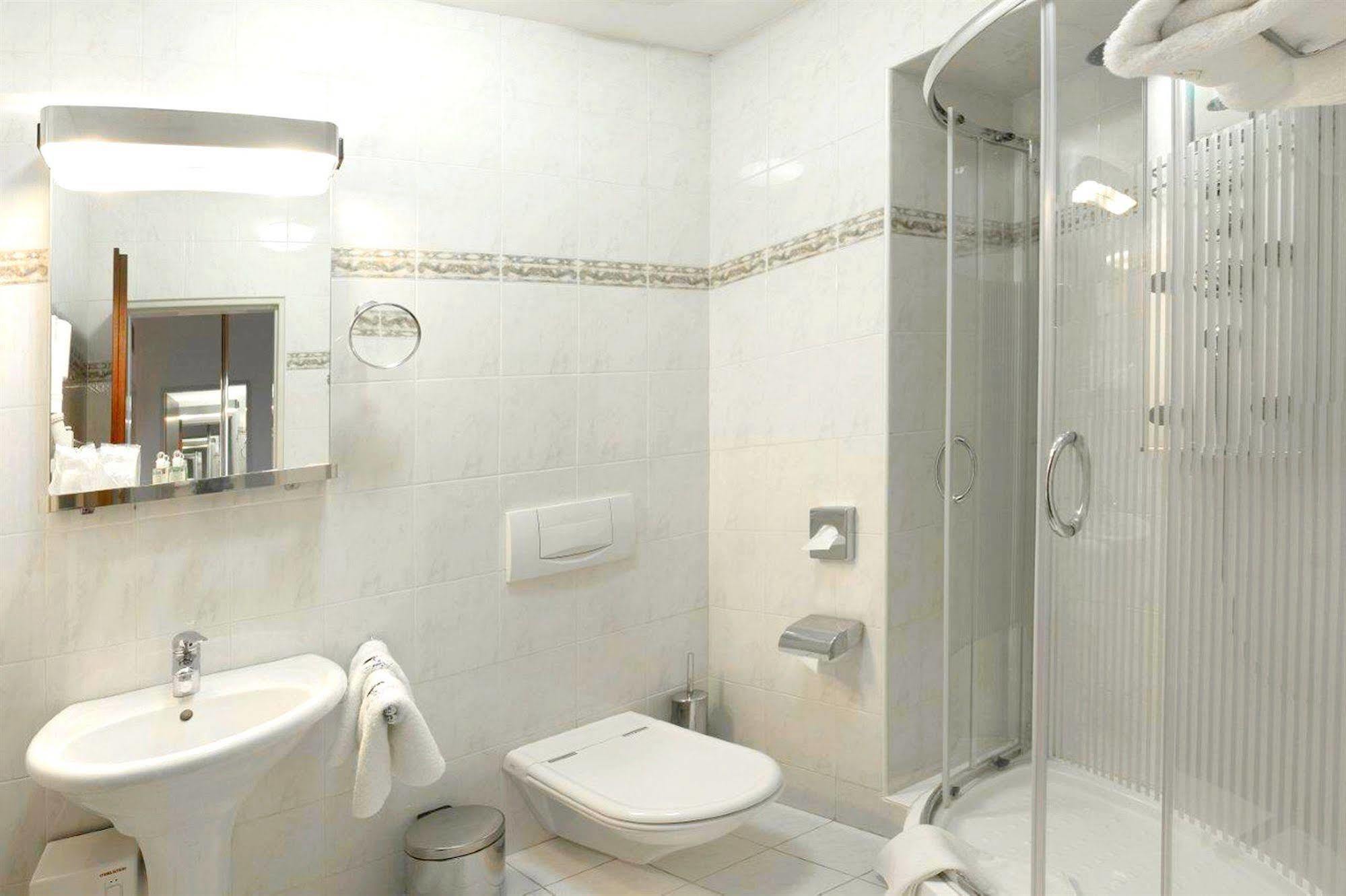 Galerie Royale Hotel Prága Kültér fotó