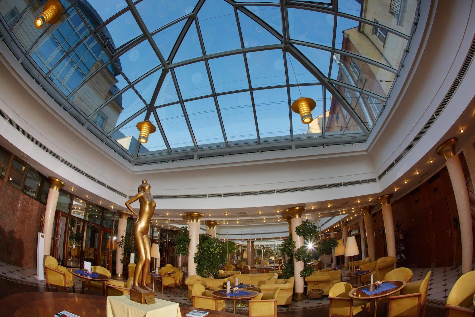 Galerie Royale Hotel Prága Kültér fotó
