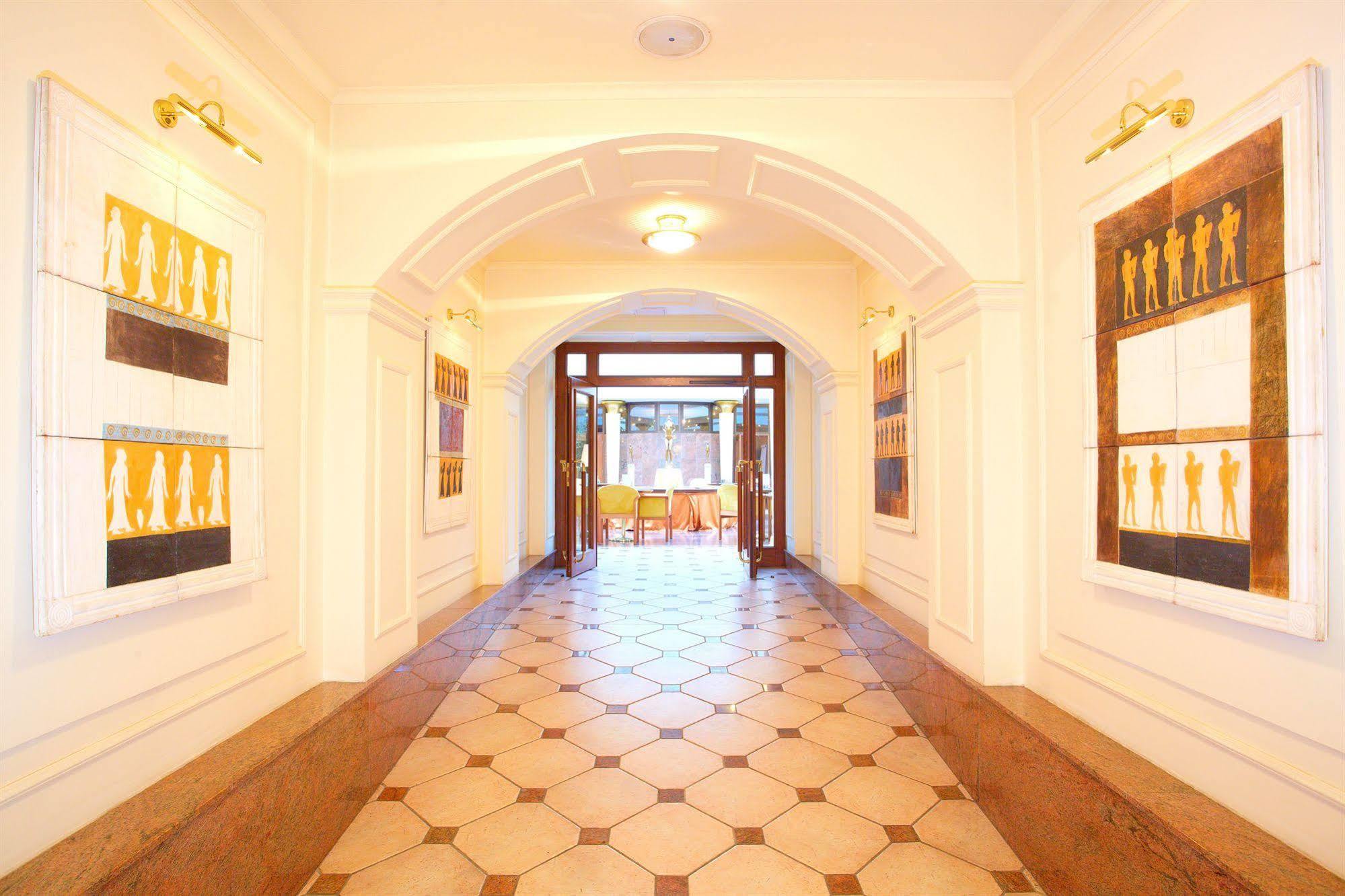 Galerie Royale Hotel Prága Kültér fotó